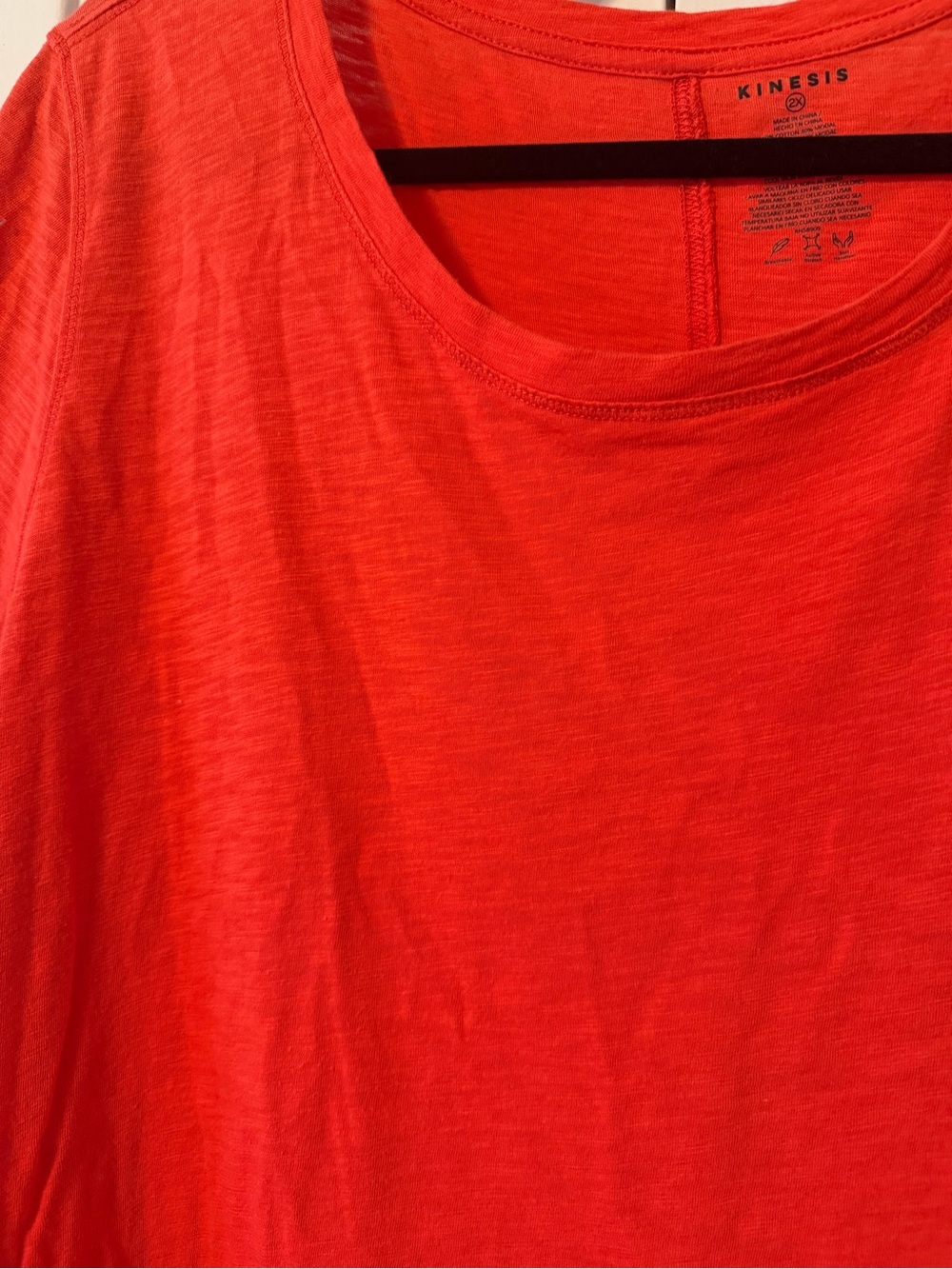 Kinesis Women's Vibrant Red Short-Sleeve Crewneck Tee - Picture 2 of 2